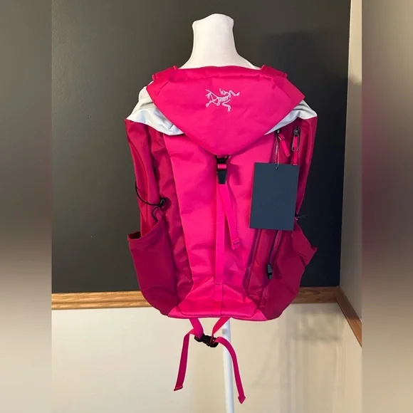 NWT Arcteryx Mantis 20 Backpack Pink - Picture 1 of 10